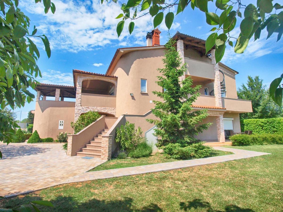 Apartments Dusanka 799 Fažana Exterior foto