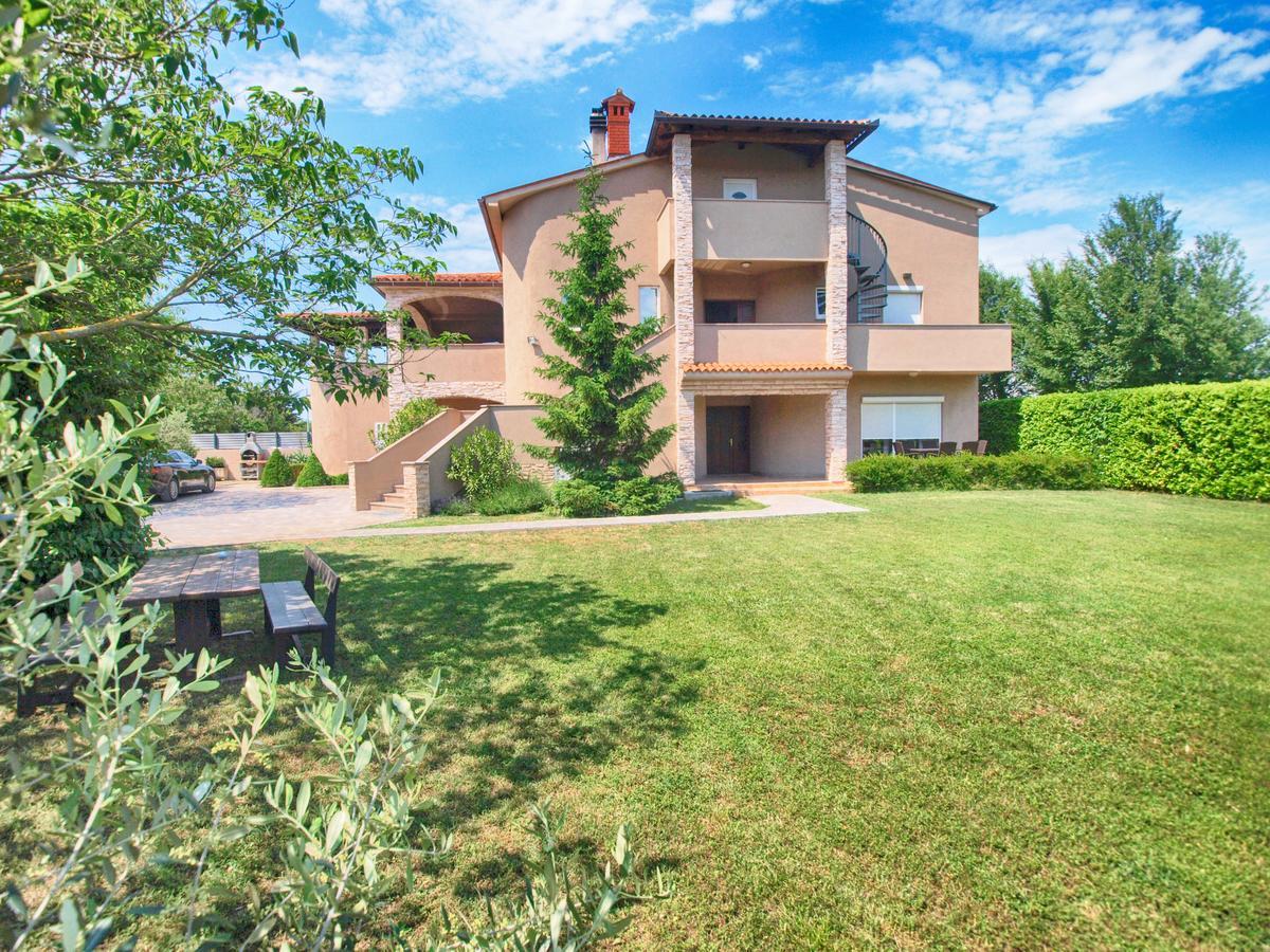 Apartments Dusanka 799 Fažana Exterior foto